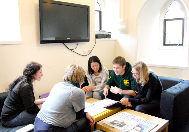 Эдинбургская школа английского языка (Edinburgh School of English), Эдинбург, Взрослые
