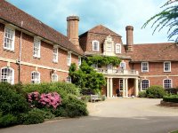 Лорд Вондсворт Колледж (Lord Wandsworth College), пригород Лондона