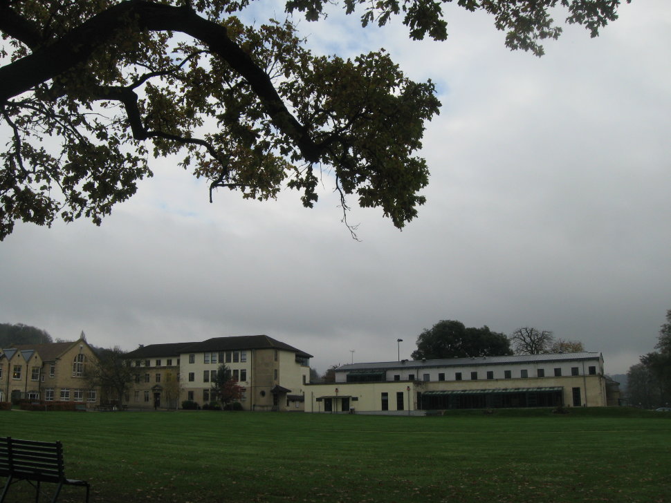 Уиклиф Колледж (Wycliffe College), Стоунхаус