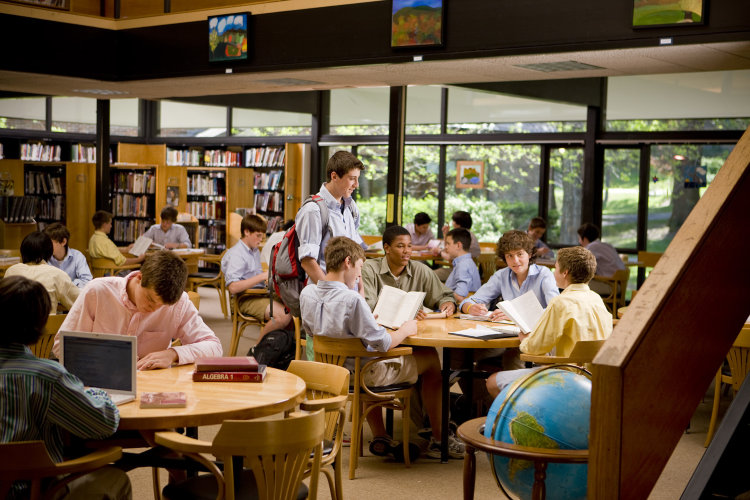 Международная школа Нотр Дам (Notre Dame International High School Paris), Париж